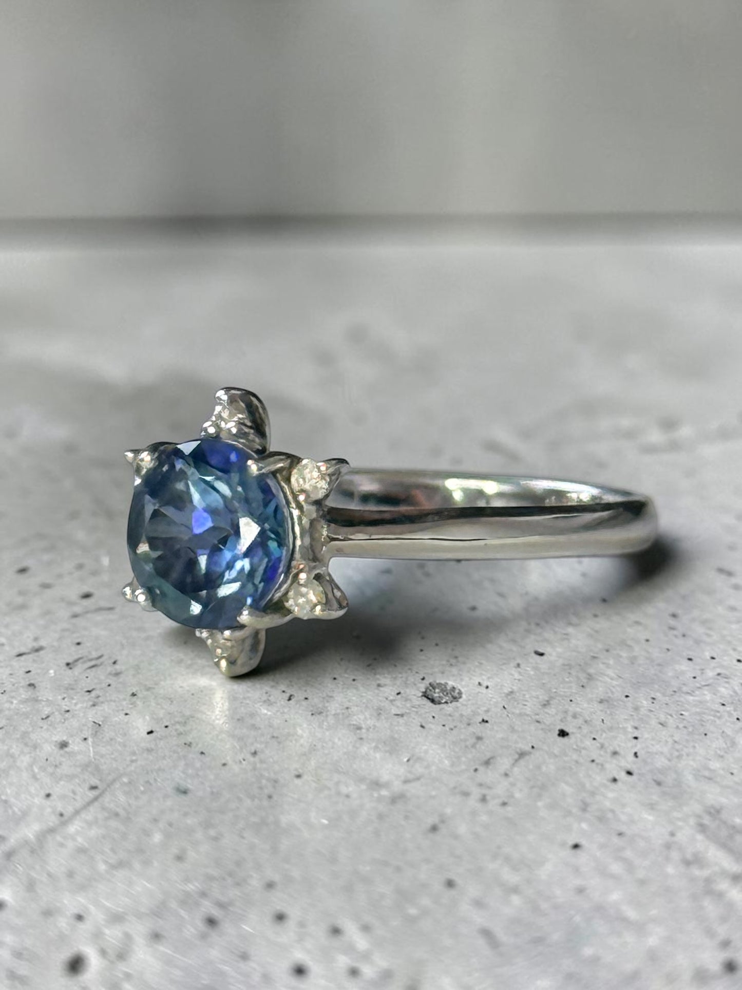 Gorgeous London Topaz & Diamond Star Design Ring White Gold 9k