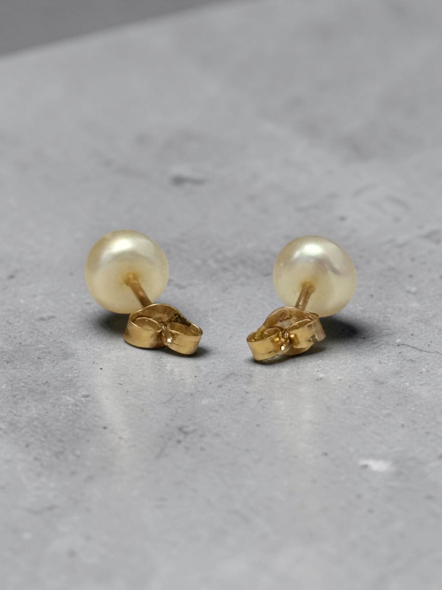 Cultured Pearl 10k Gold Earring Studs