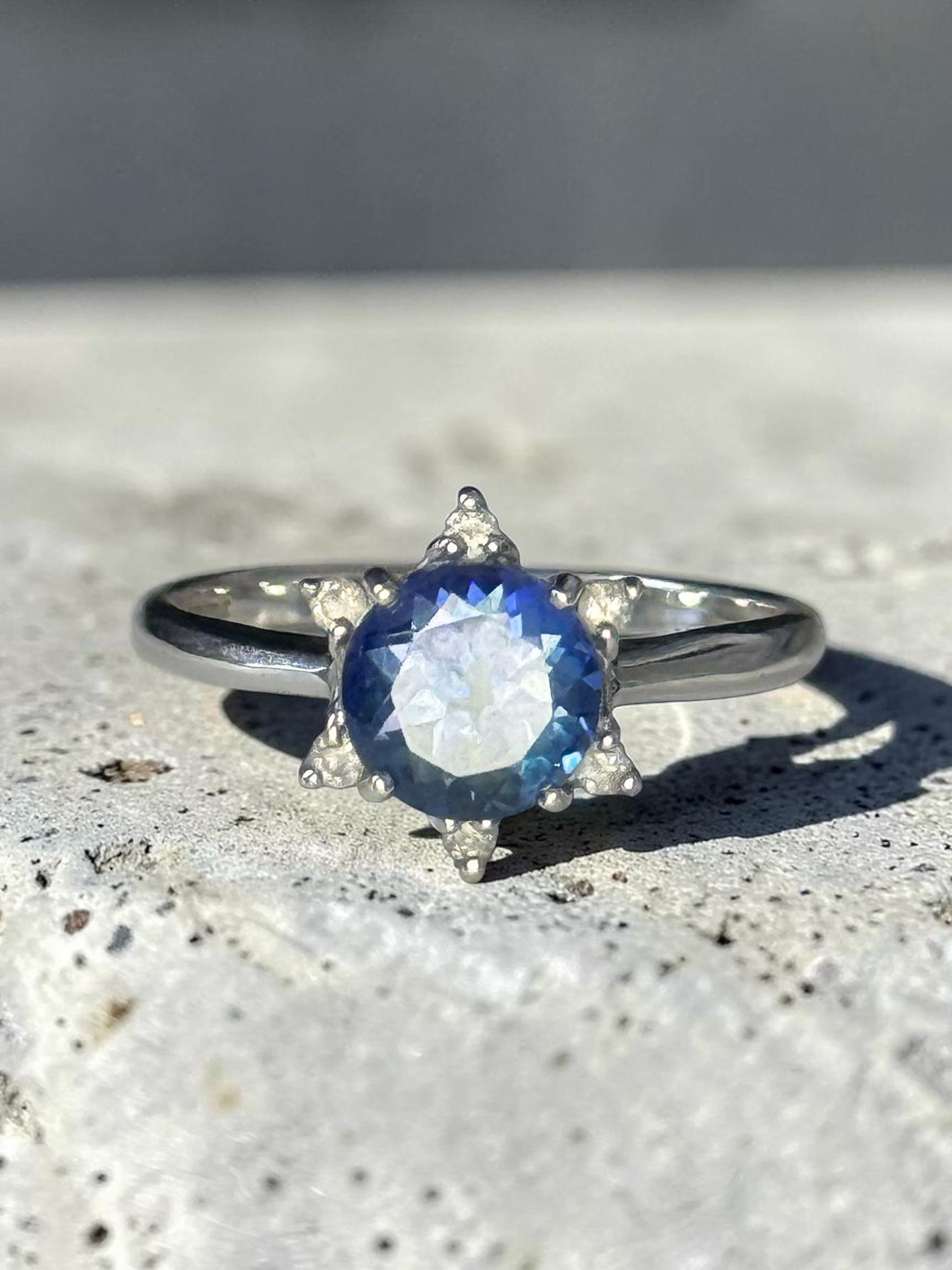 Gorgeous London Topaz & Diamond Star Design Ring White Gold 9k