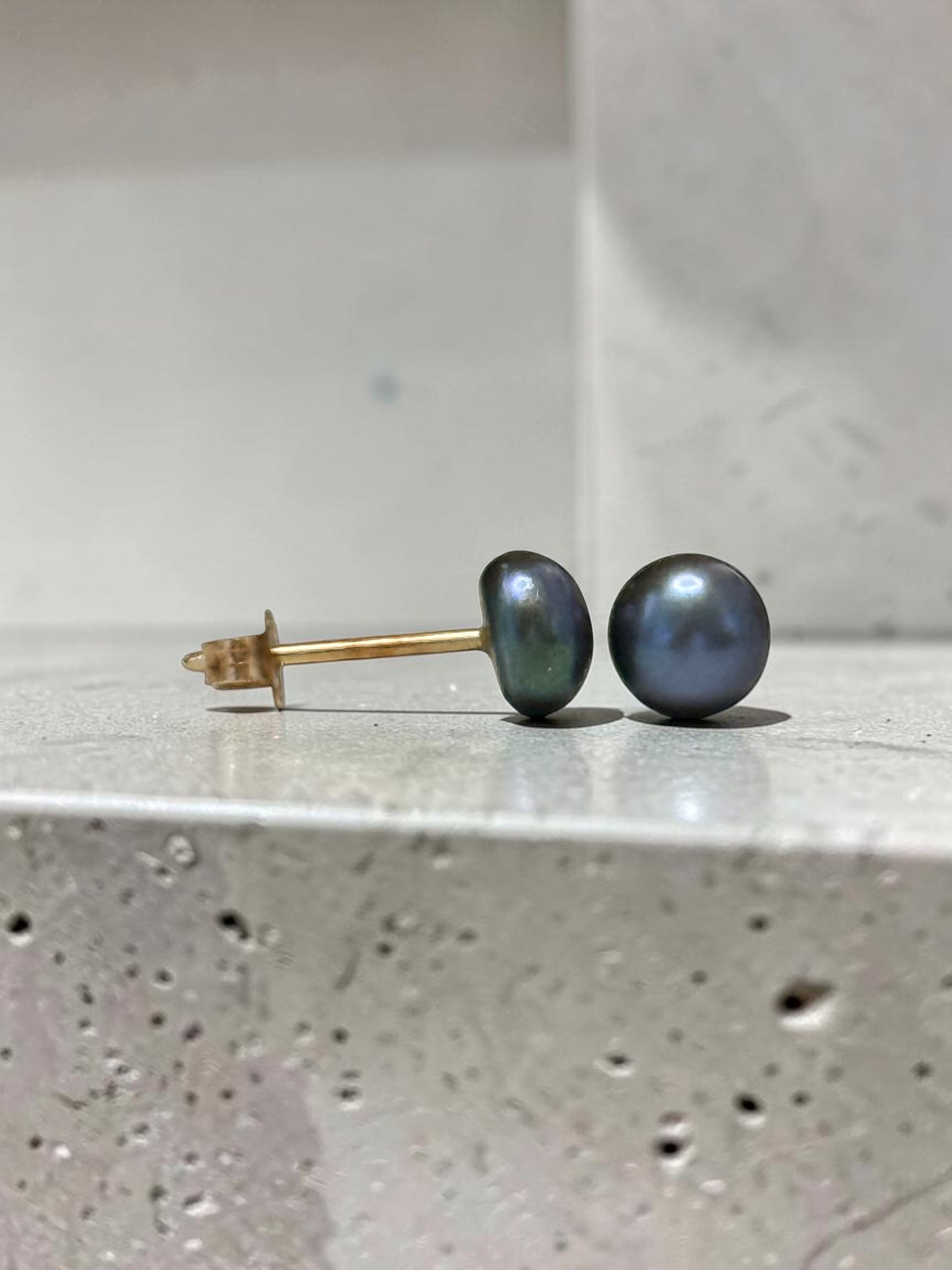 Peacock Pearl 10k Gold Earring Studs