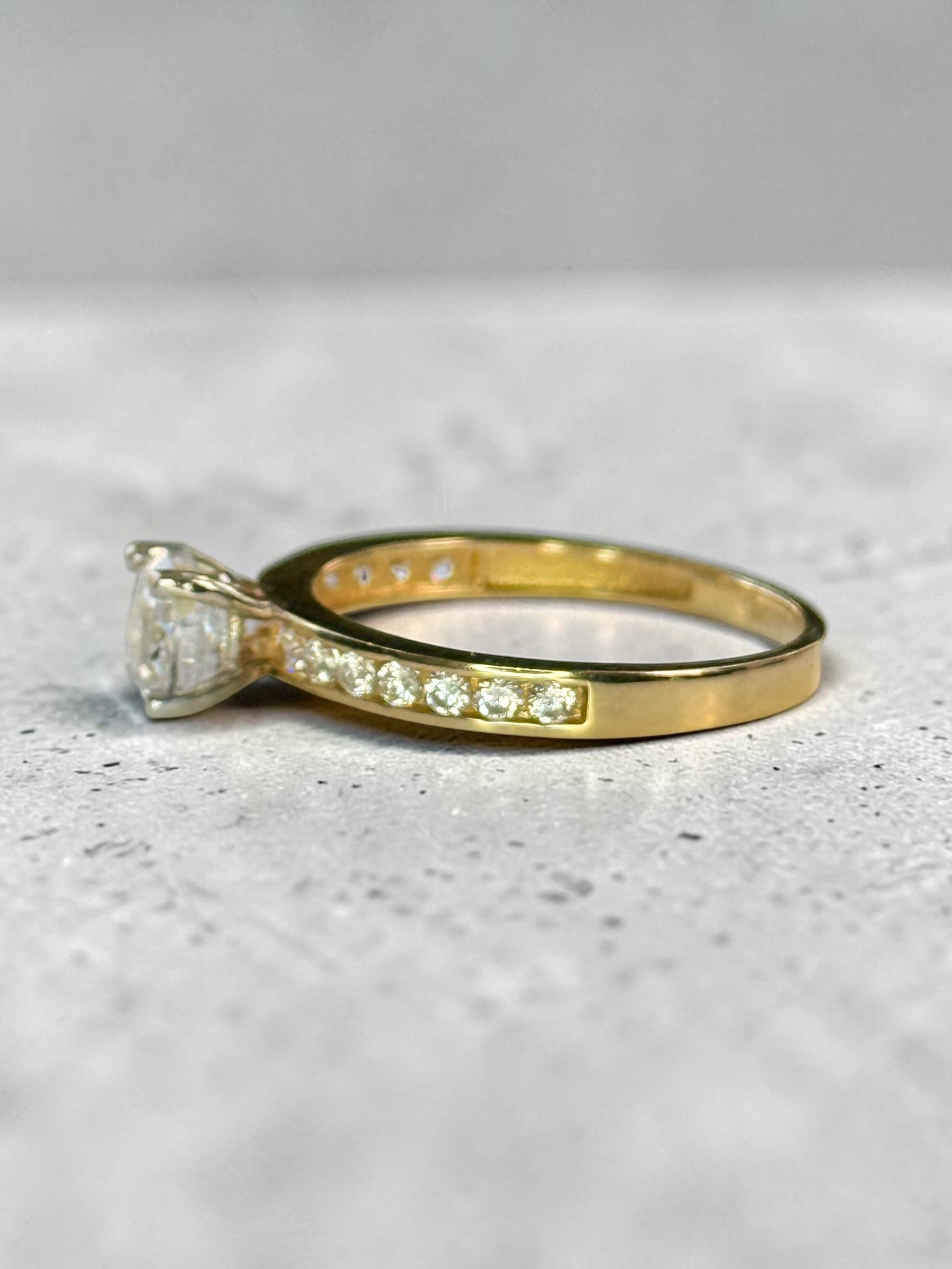Bling Bling New 9ct Gold Stunning CZ Multi Gem Ring Size Q