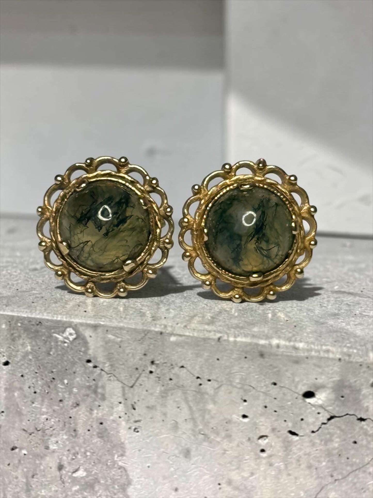 Stunning Vintage Filigree Moss Agate 9k Gold Earring Studs