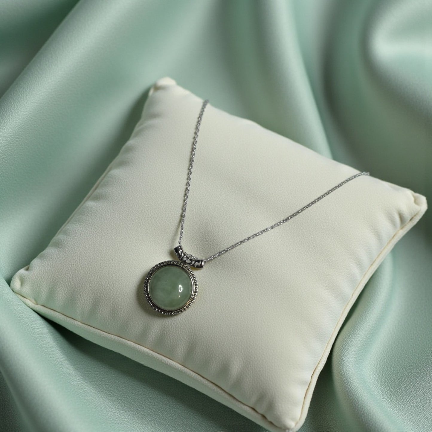 Beautiful Round Jadeite Silver Pendant & Chain
