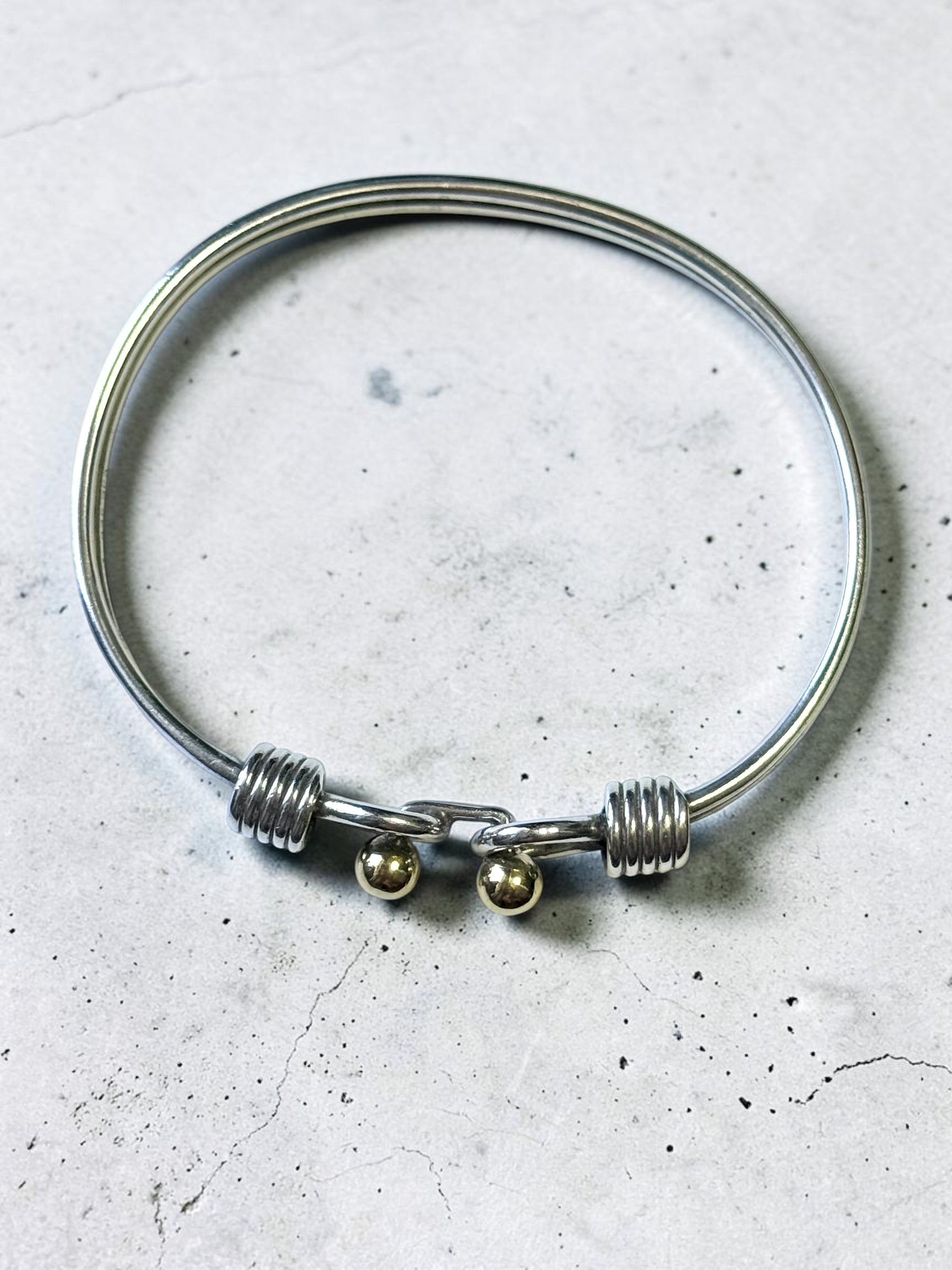 Rare Vintage 7" Tiffany & Co 925 Silver/18kt Gold Hook & Eye Bangle