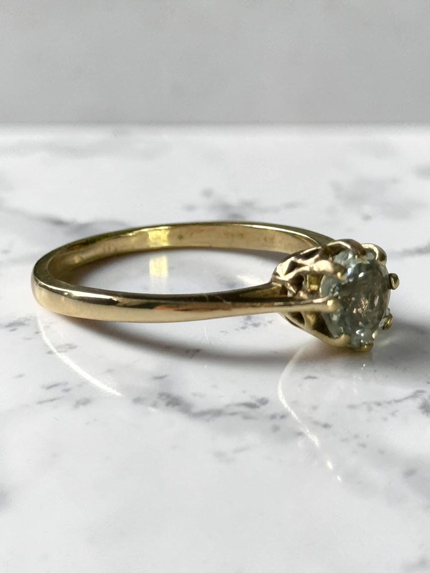 Dazzling Vintage 0.84ct Aquamarine Solitaire 9k Gold Ring Size O 1/2