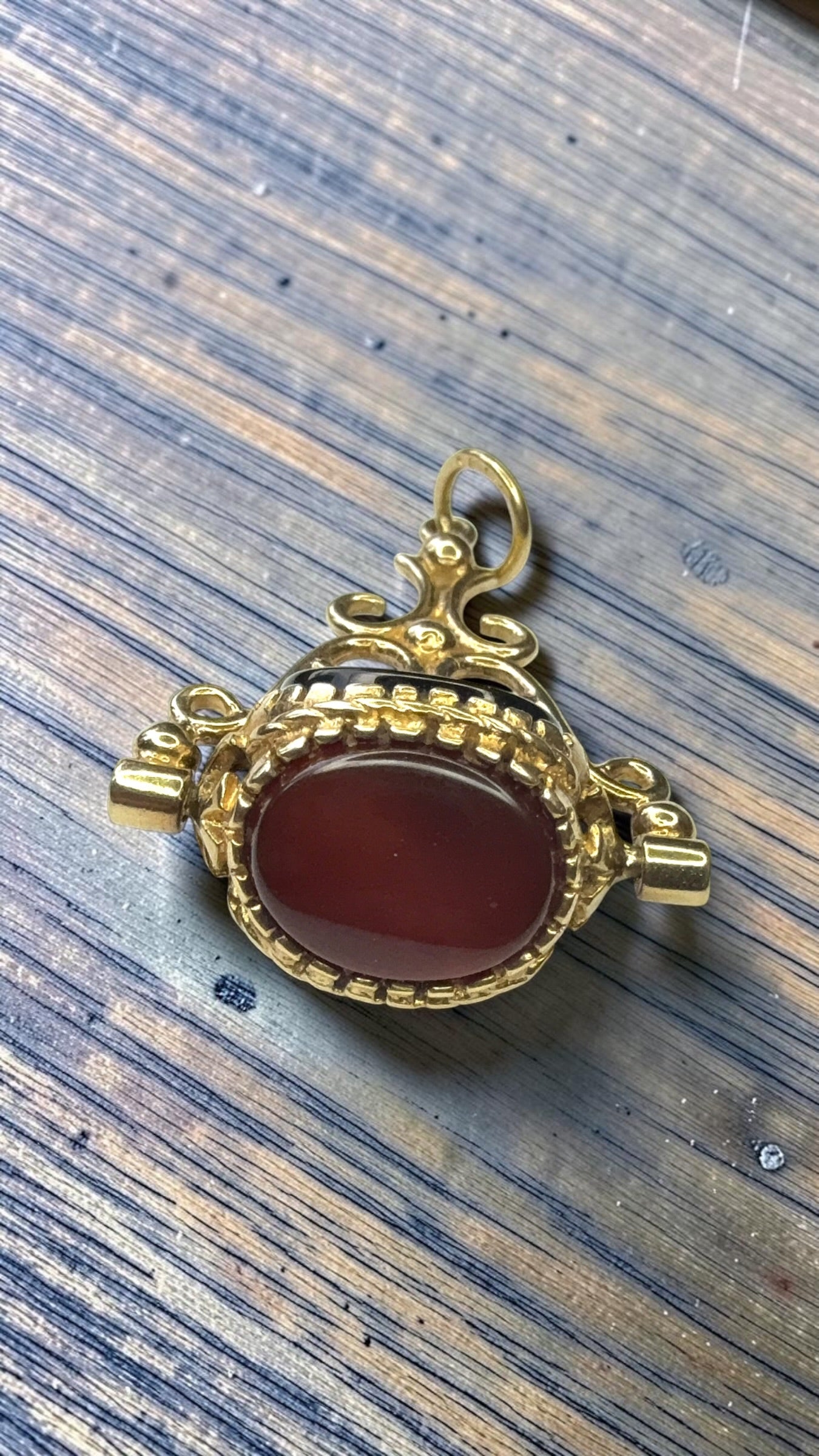 Vintage 9k Swivel Fob Carnelian/Onyx/Bloodstone Hallmarked On 9k