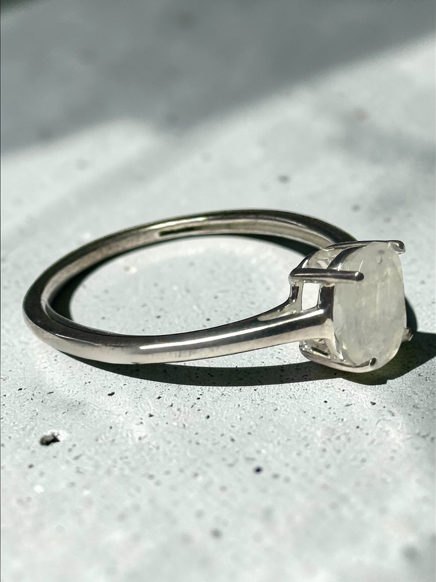 New Simple Moonstone Solitaire  Silver Ring Size Q
