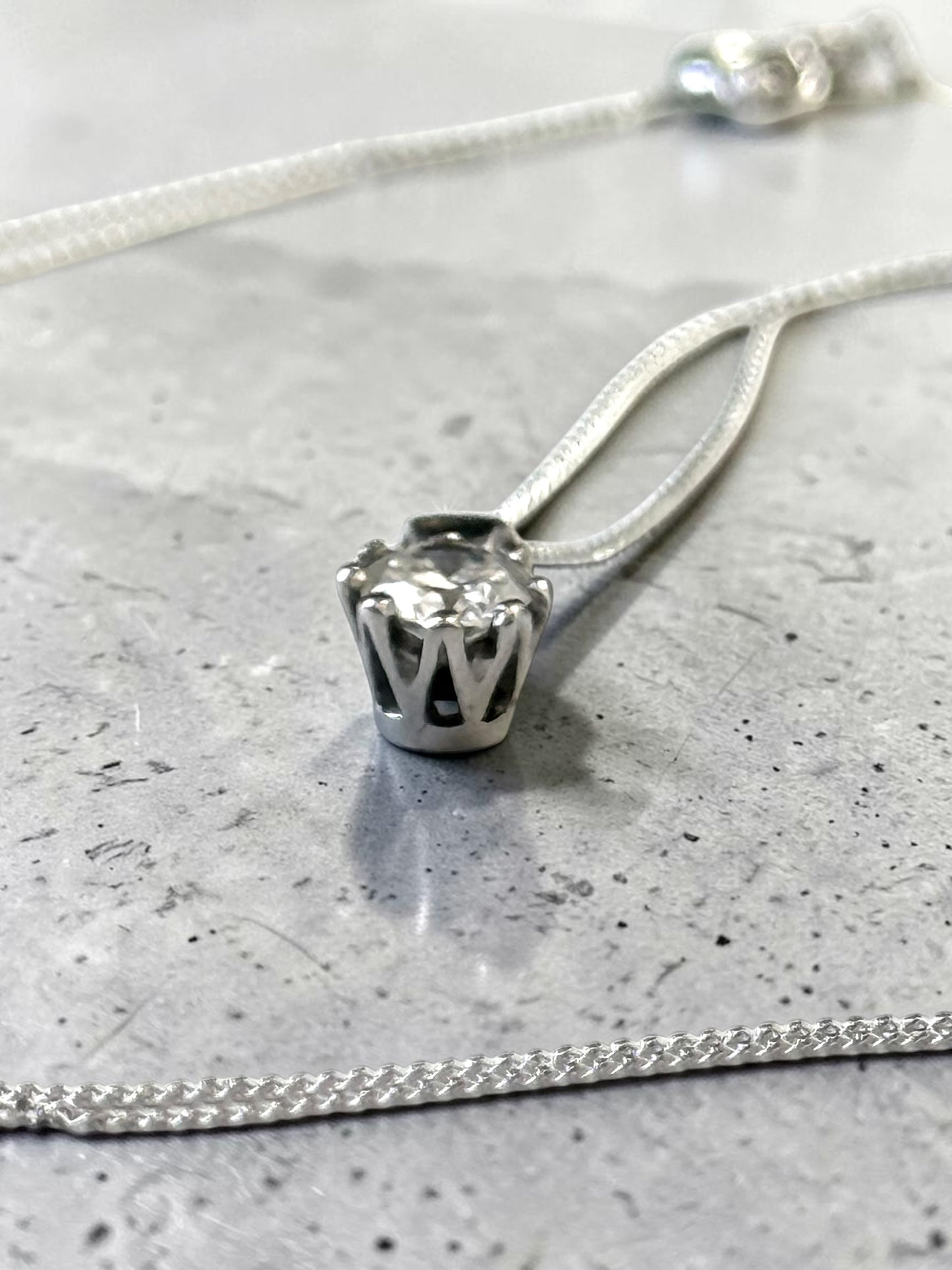 Solitaire 1/4 Carat 9k White Diamond Pendant & New 9K 18" Chain