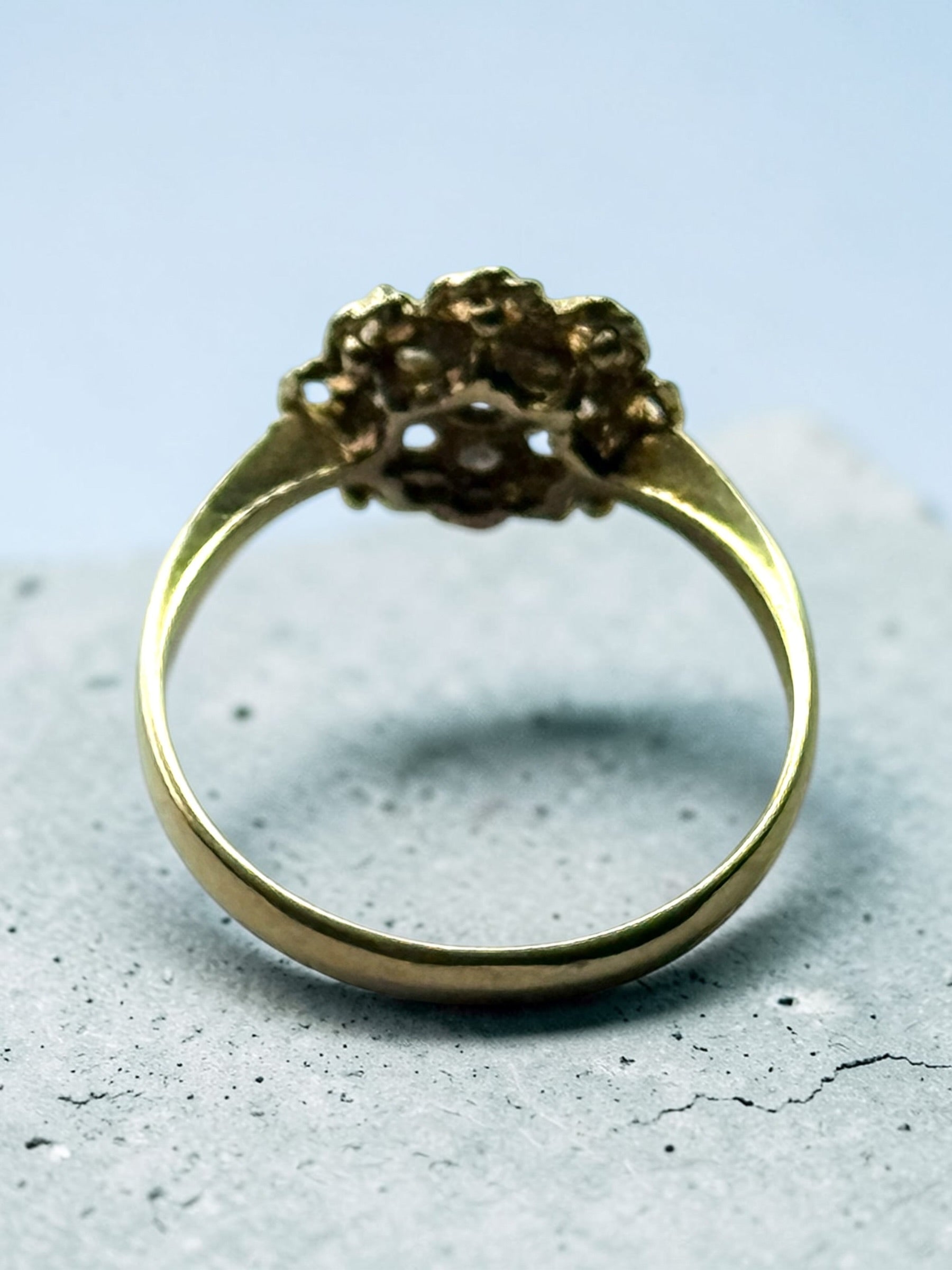 Vintage 1973 Blue Sapphire & White Topaz Floral Gold Ring