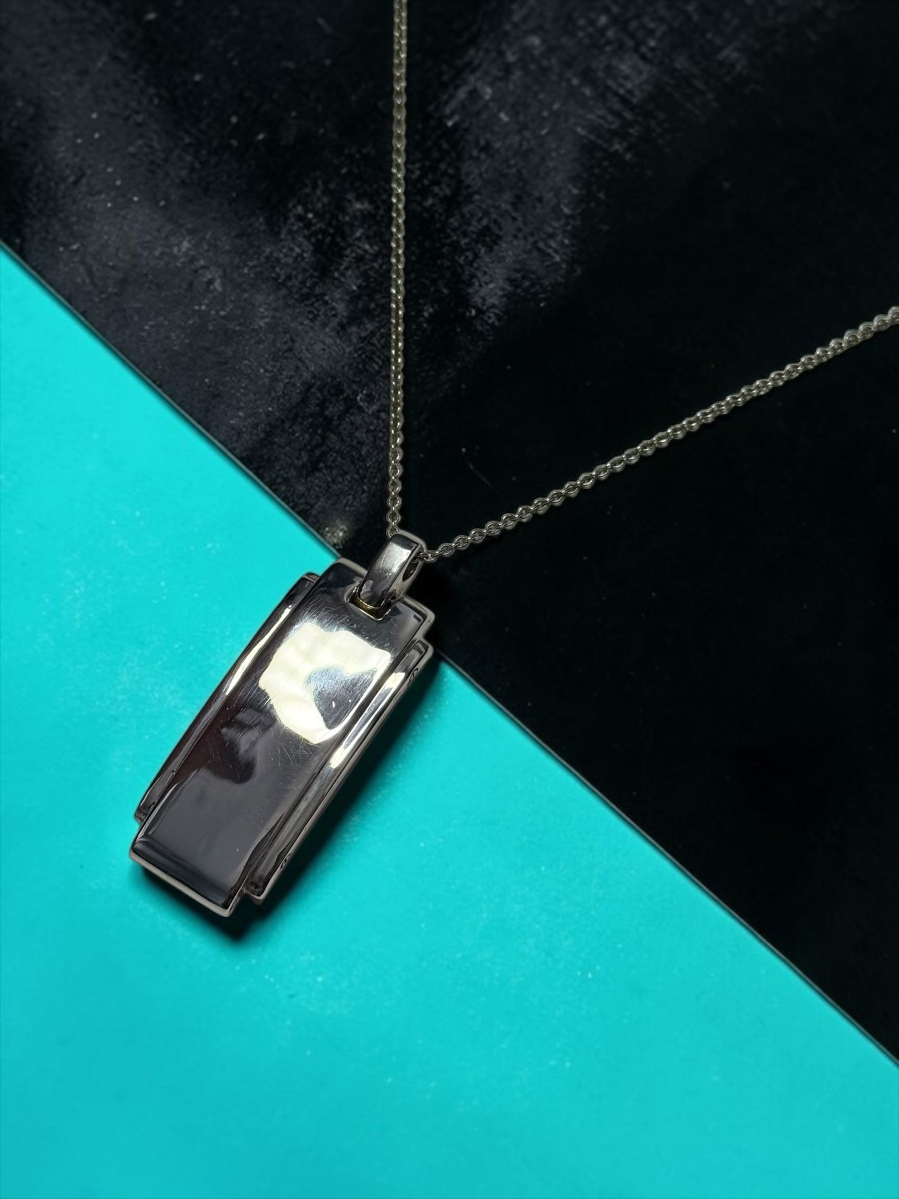 Vintage Tiffany & Co Unisex Metropolis Silver Pendant & Chain