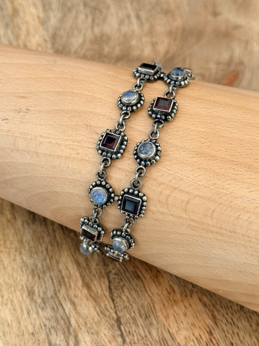 Pretty Double Row Moonstone & Garnet Vintage Bracelet 925 Silver 7 1/2"