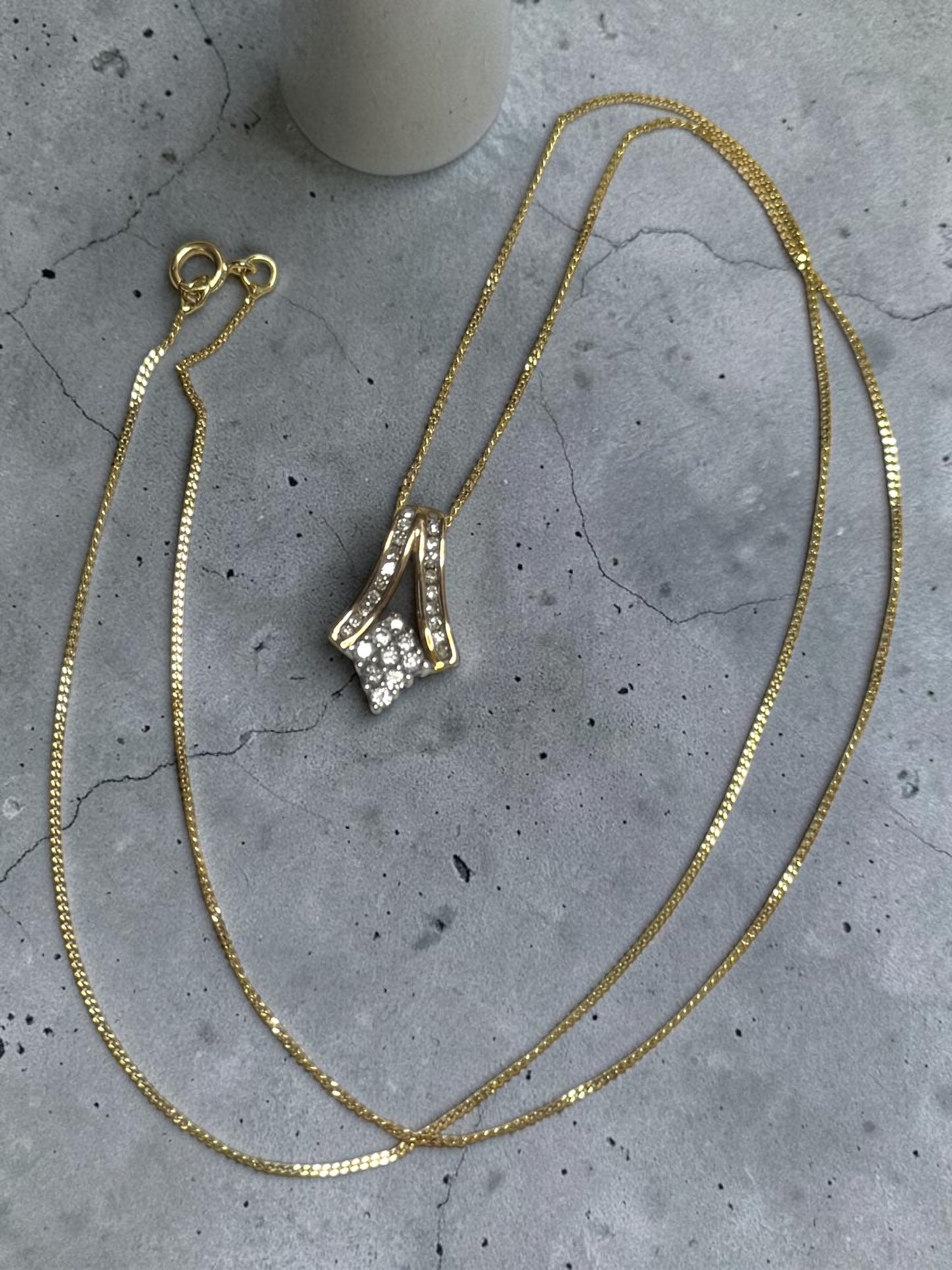 Very Sparkly 0.37ct Diamond 9k Pendant & 18" Chain