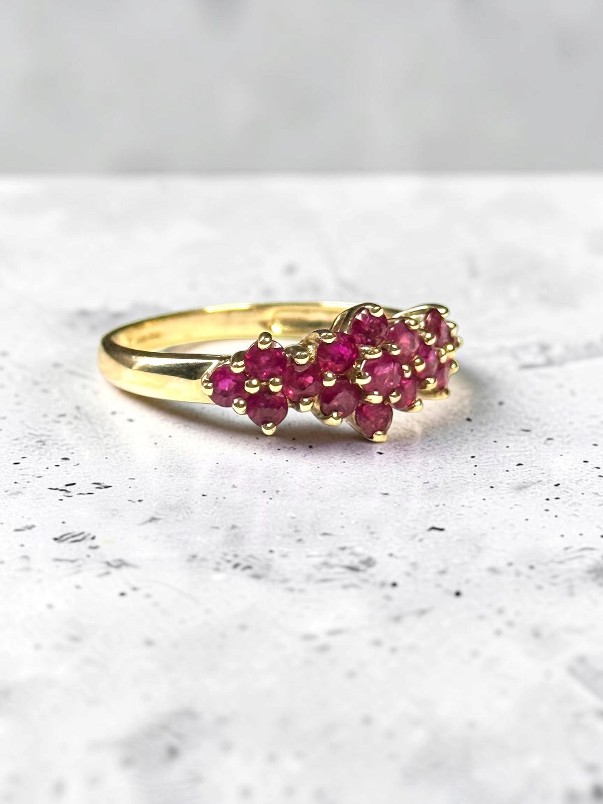 Stunning Vintage 0.6ct Ruby Cluster 9k Gold Ring Hallmarked