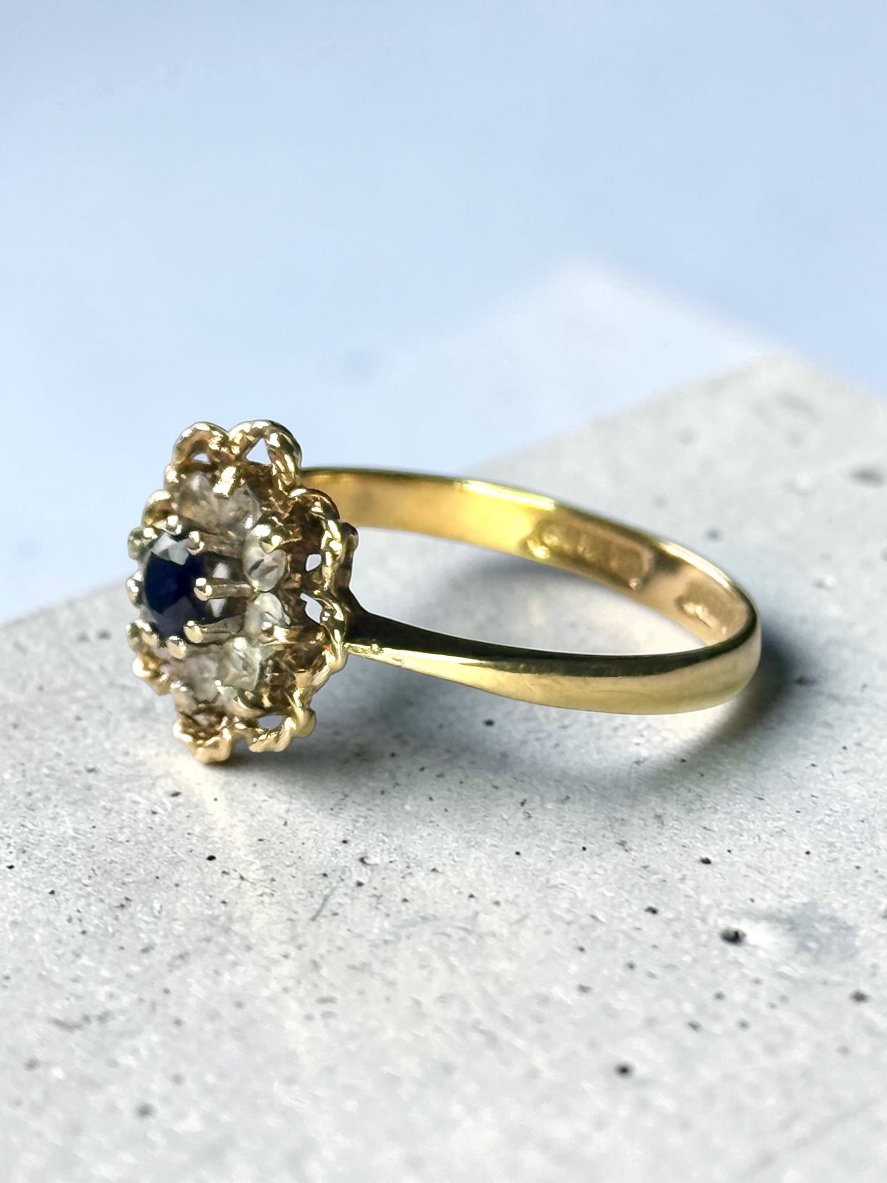 Vintage 1973 Blue Sapphire & White Topaz Floral Gold Ring