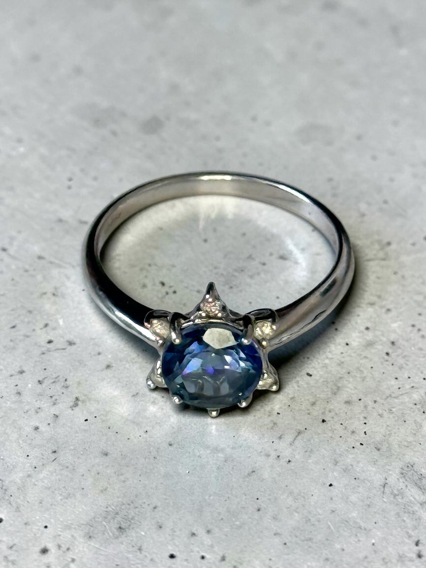 Gorgeous London Topaz & Diamond Star Design Ring White Gold 9k