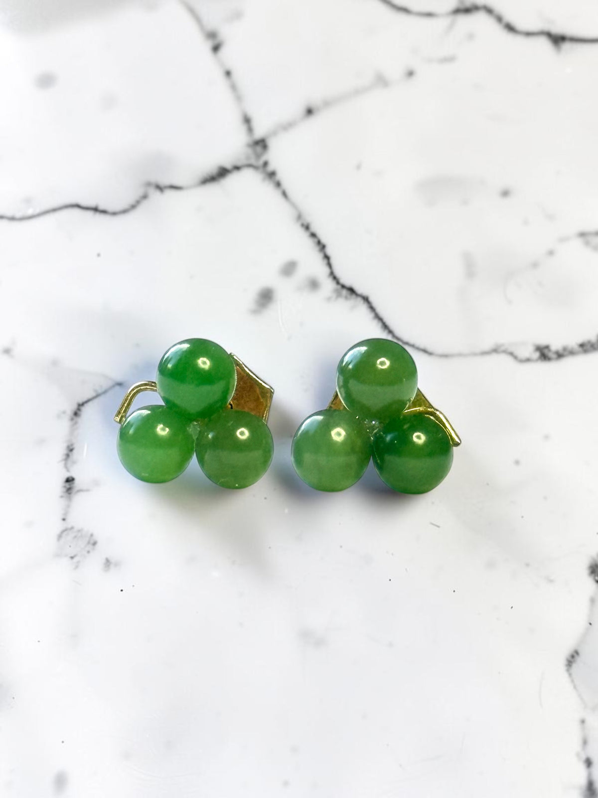 Unusual 1977 Hallmarked Nephrite Bead 9k Gold Earrings