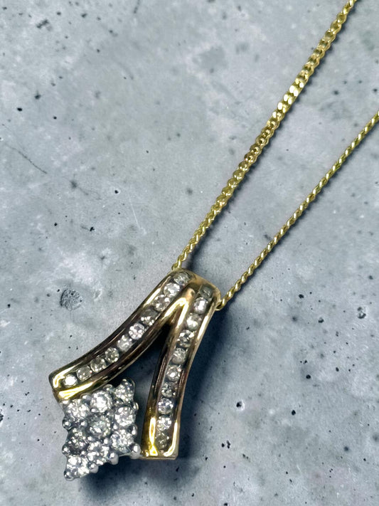 Very Sparkly 0.37ct Diamond 9k Pendant & 18" Chain