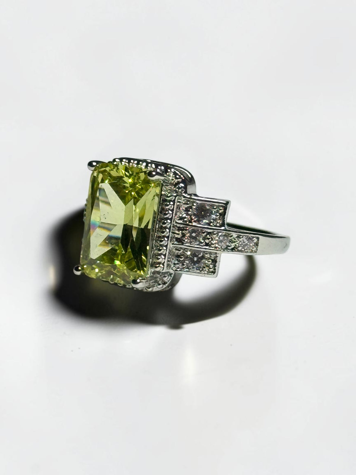 Amazing 4ct Peridot & CZ Statement 925 Silver Ring Size U