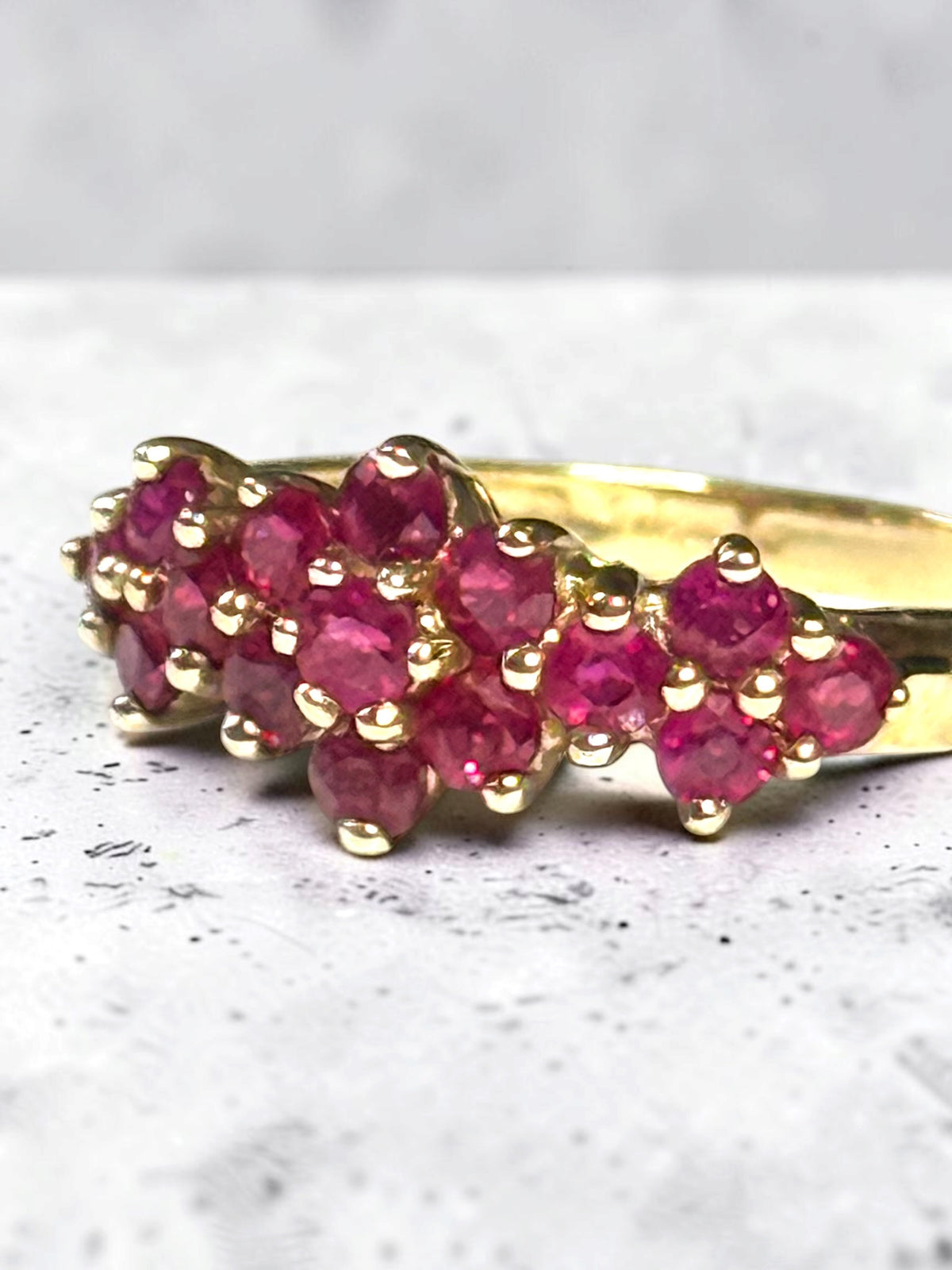Stunning Vintage 0.6ct Ruby Cluster 9k Gold Ring Hallmarked