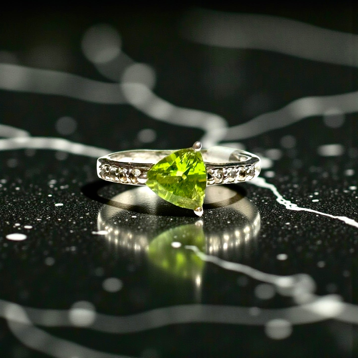 New Offset Peridot Trillion & Zircon Silver Ring Size L CSC