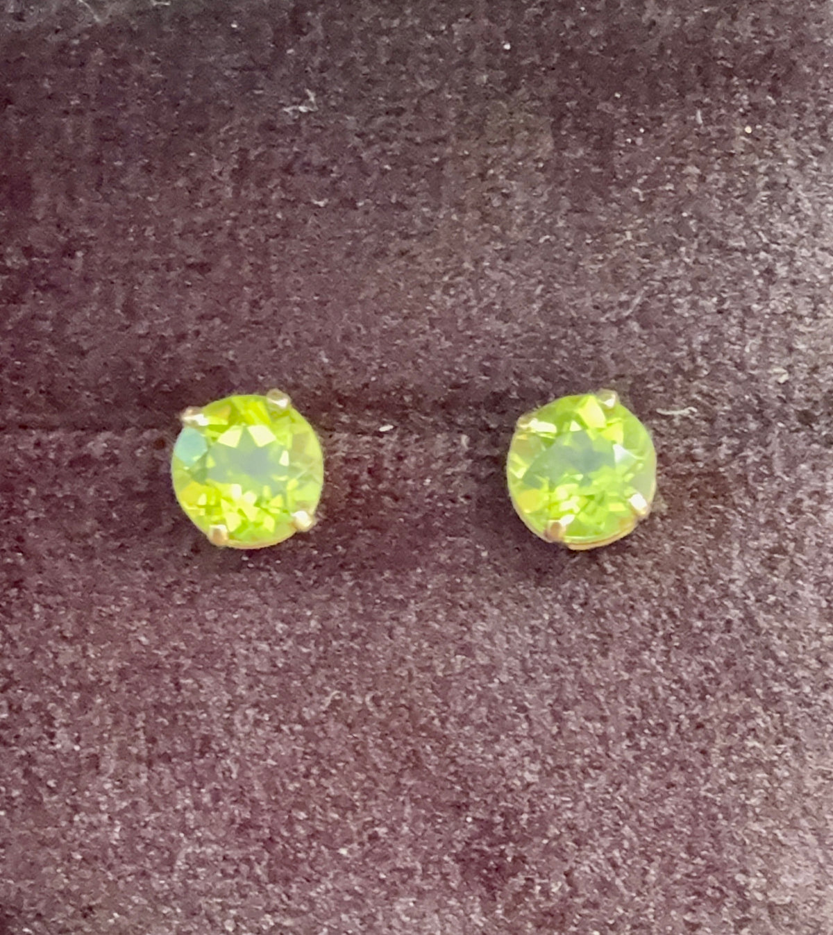 Peridot 1.68ct Round Cut 10k Gold Stud Earrings