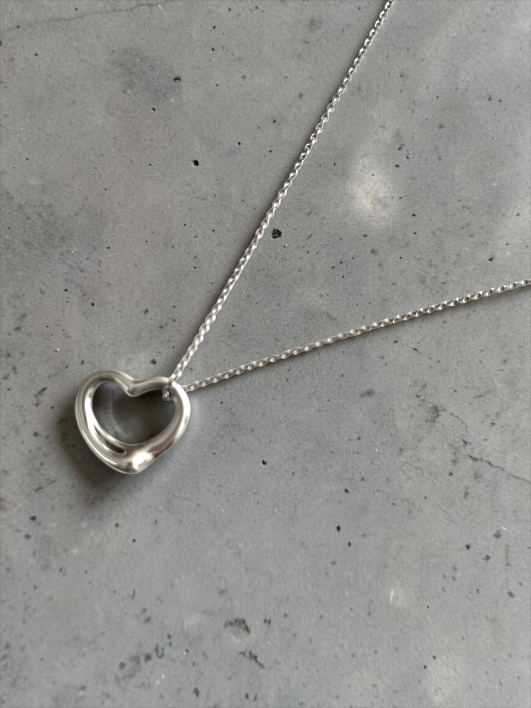 Tiffany & Co Medium 22mm Elsa Peretti Heart Pendant & Chain