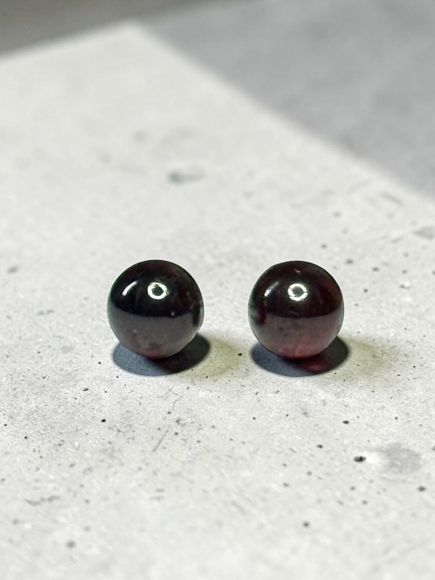 Genuine 5mm Indian Garneti 9k Gold Earrings 1 Carats Approx