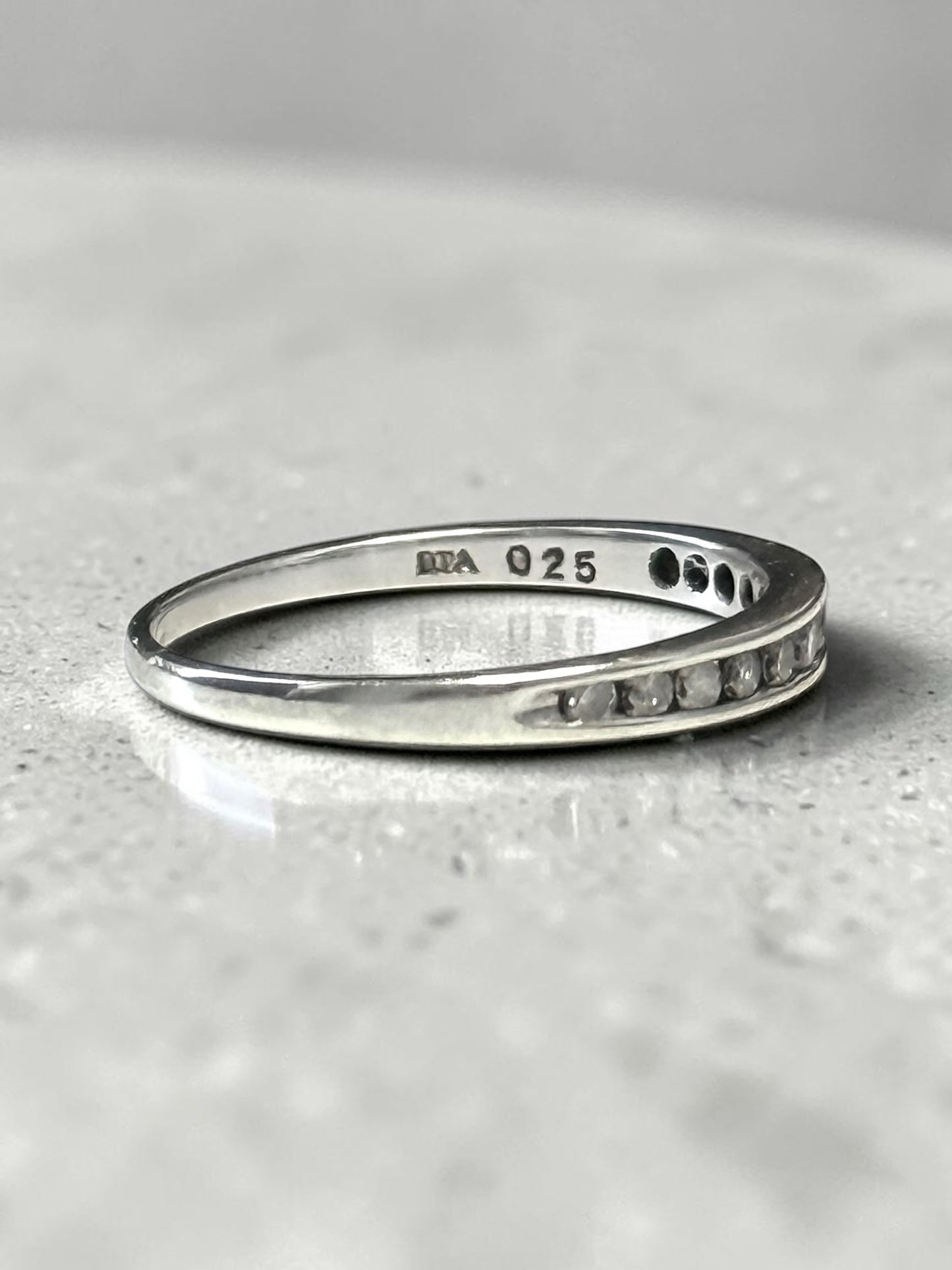 Vintage 0.25ct Diamond White Gold Channel Set Ring Size O
