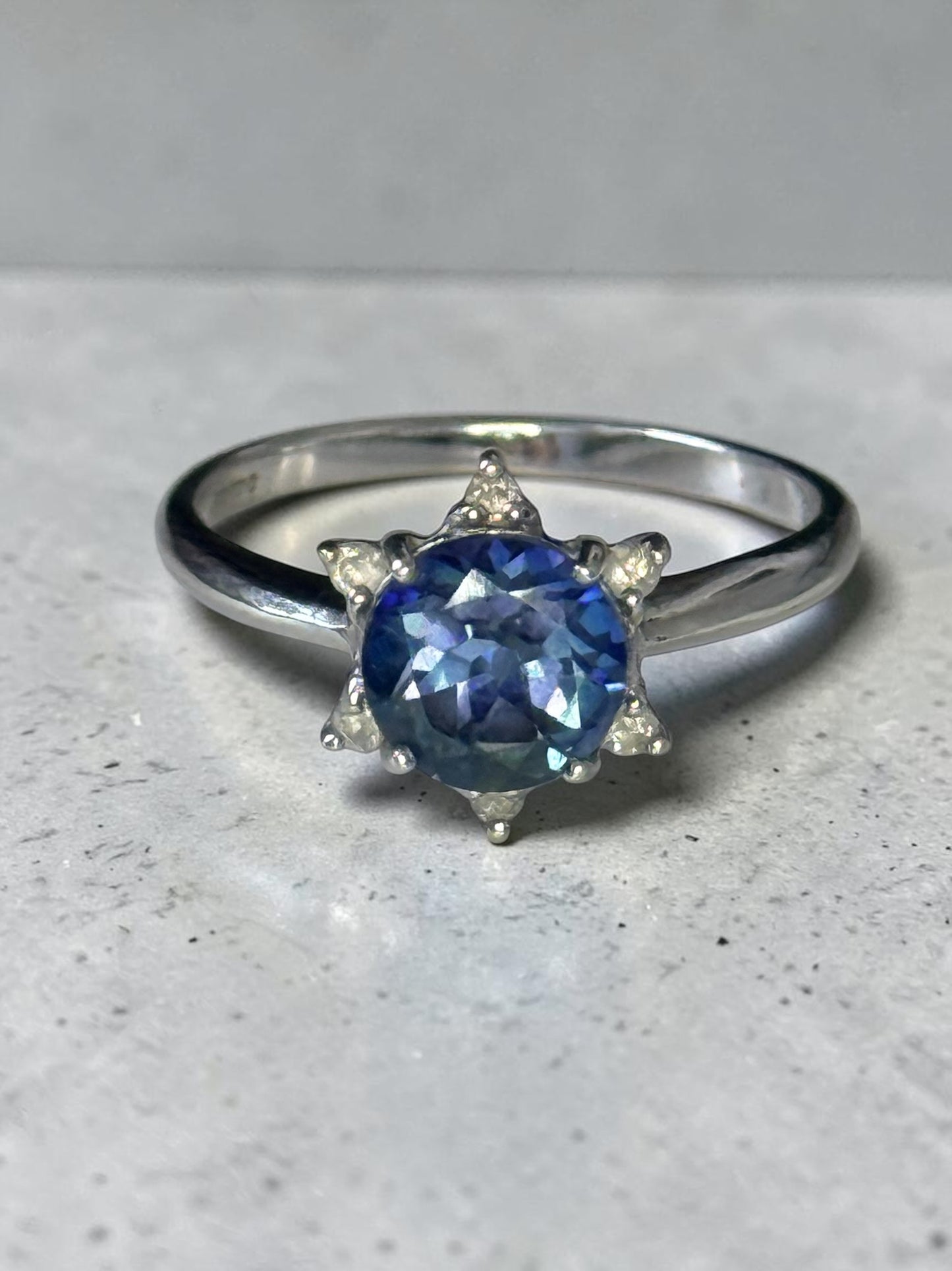 Gorgeous London Topaz & Diamond Star Design Ring White Gold 9k