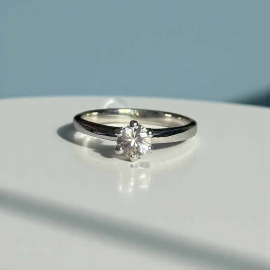 New Stunning White Topaz Solitaire Silver Ring Size P