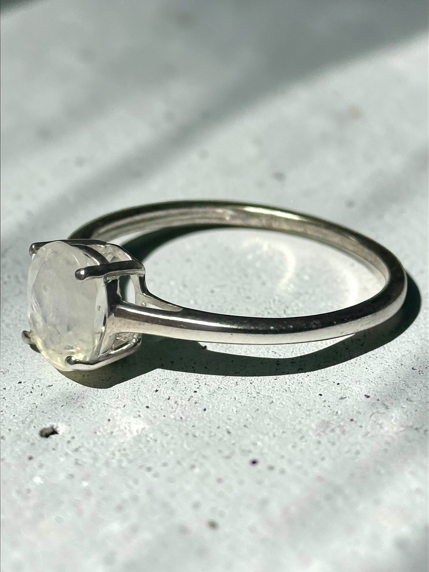 New Simple Moonstone Solitaire  Silver Ring Size Q