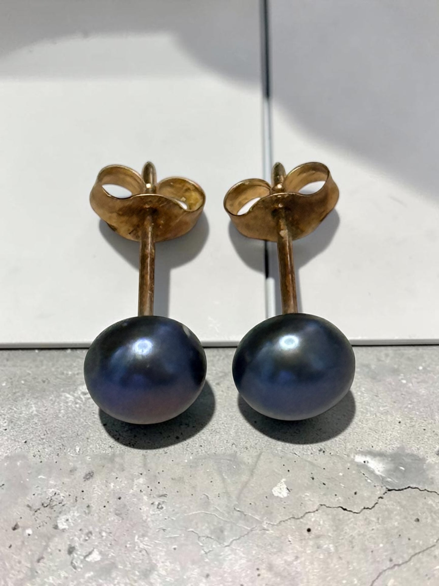 Peacock Pearl 10k Gold Earring Studs