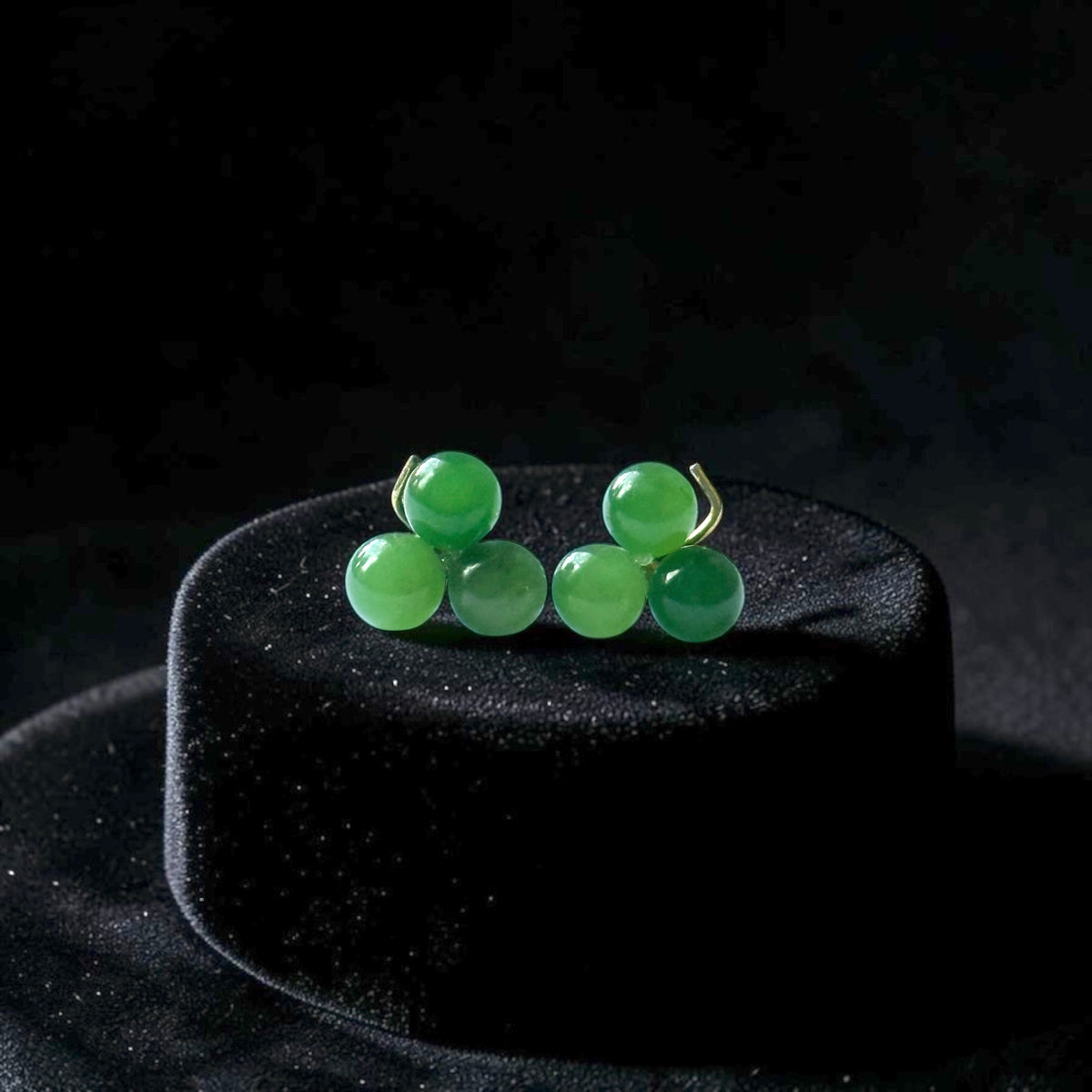 Unusual 1977 Hallmarked Nephrite Bead 9k Gold Earrings