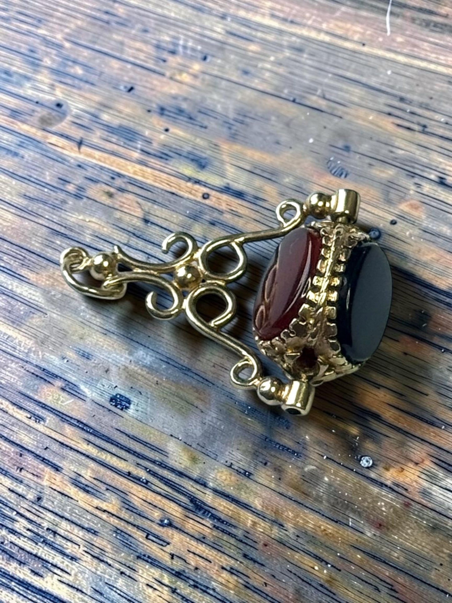Vintage 9k Swivel Fob Carnelian/Onyx/Bloodstone Hallmarked On 9k