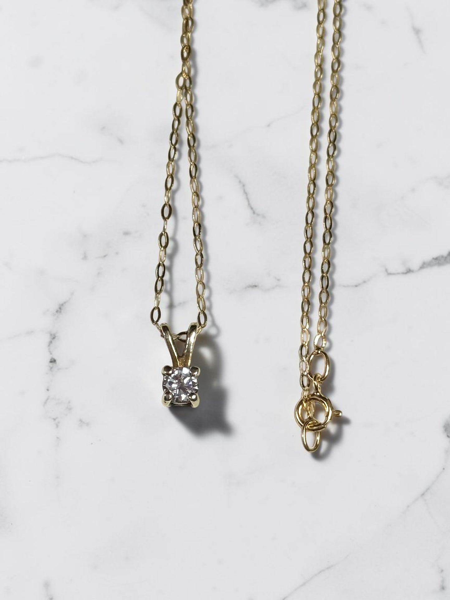 0.25ct Diamond Solitaire 9k Gold Pendant & 9k 18" Gold Chain