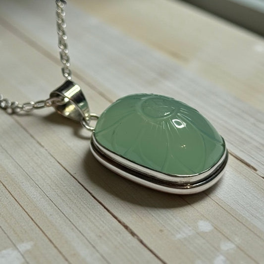 Retro Style Carved 66 Carat Nephrite Silver Pendant & Chain