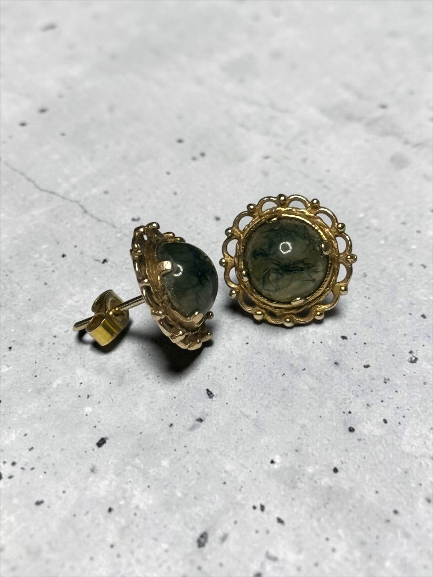 Stunning Vintage Filigree Moss Agate 9k Gold Earring Studs