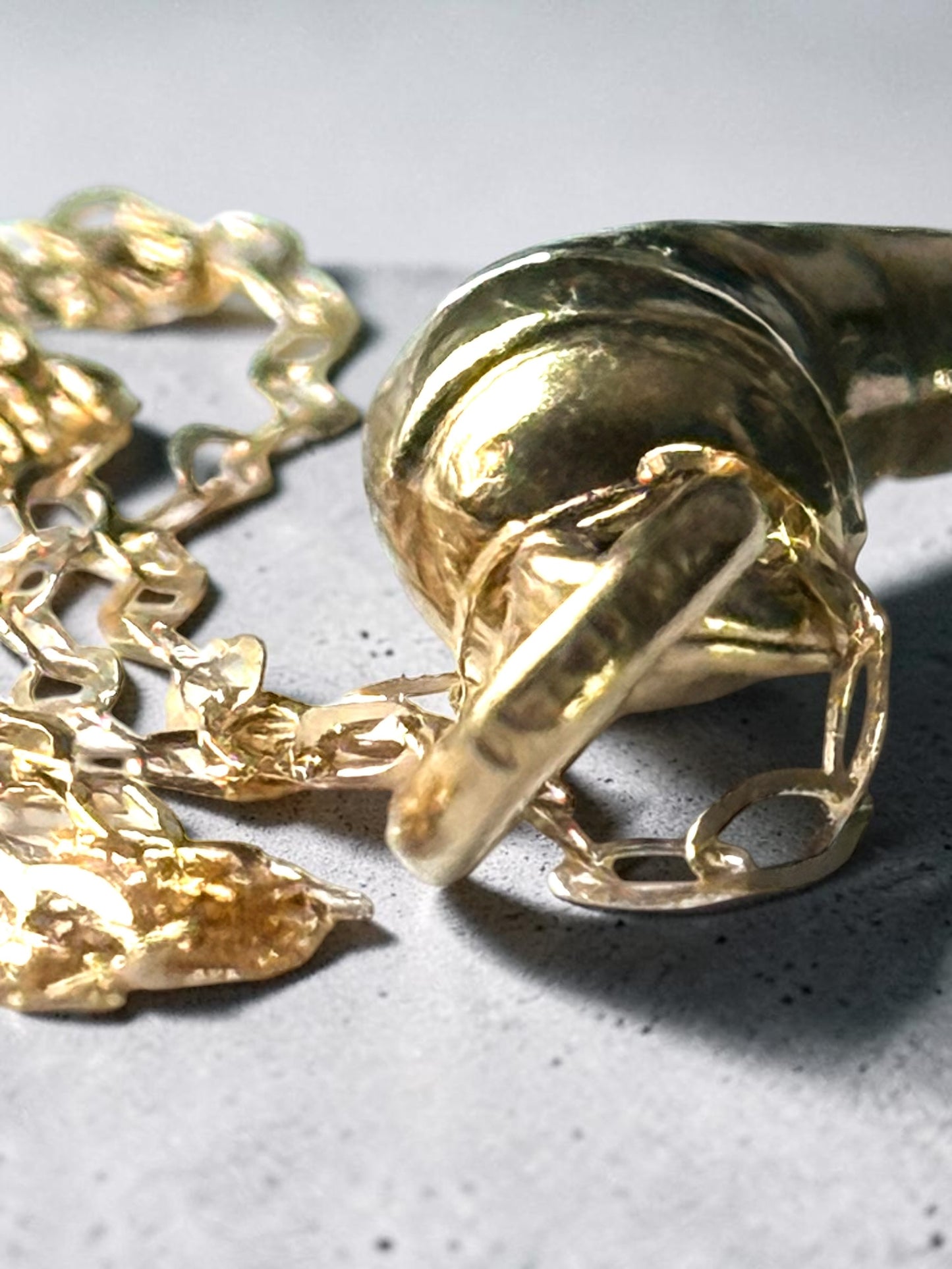 9ct Gold Animal Horn Pendant & Chain