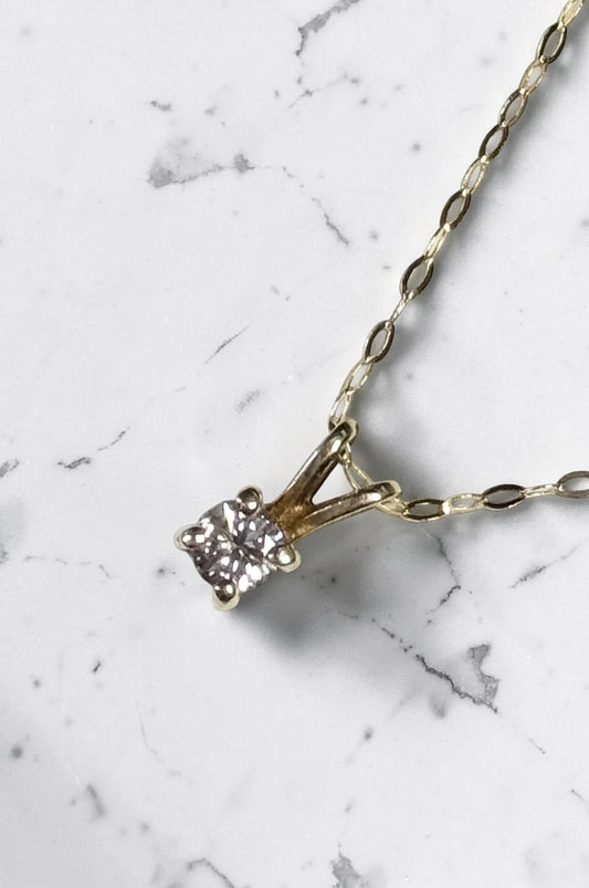 0.25ct Diamond Solitaire 9k Gold Pendant & 9k 18" Gold Chain