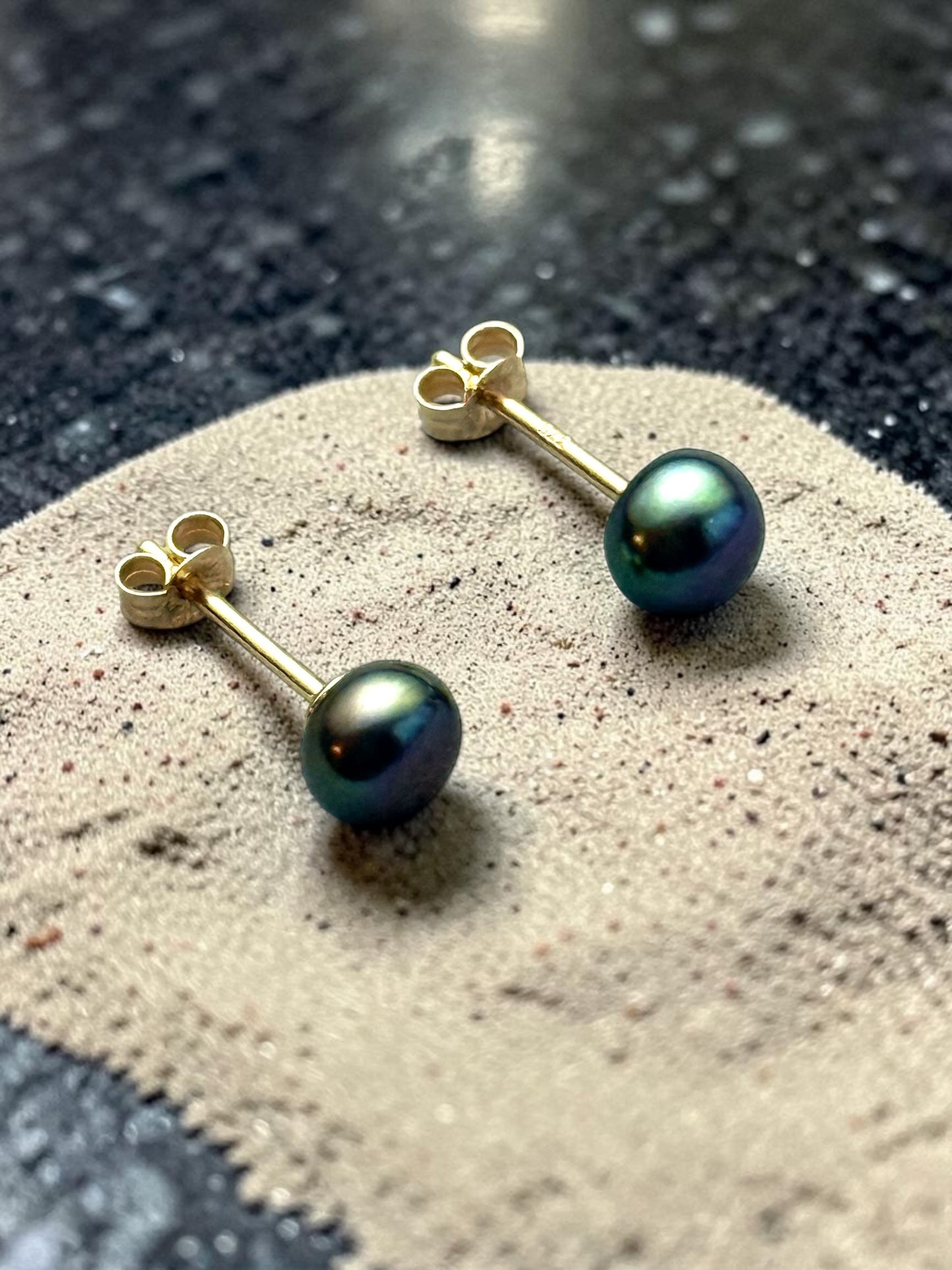 Genuine 5mm Freshwater Peacock Cultured Pearl 9ct Gold Earring Studs 1 Carat Approx