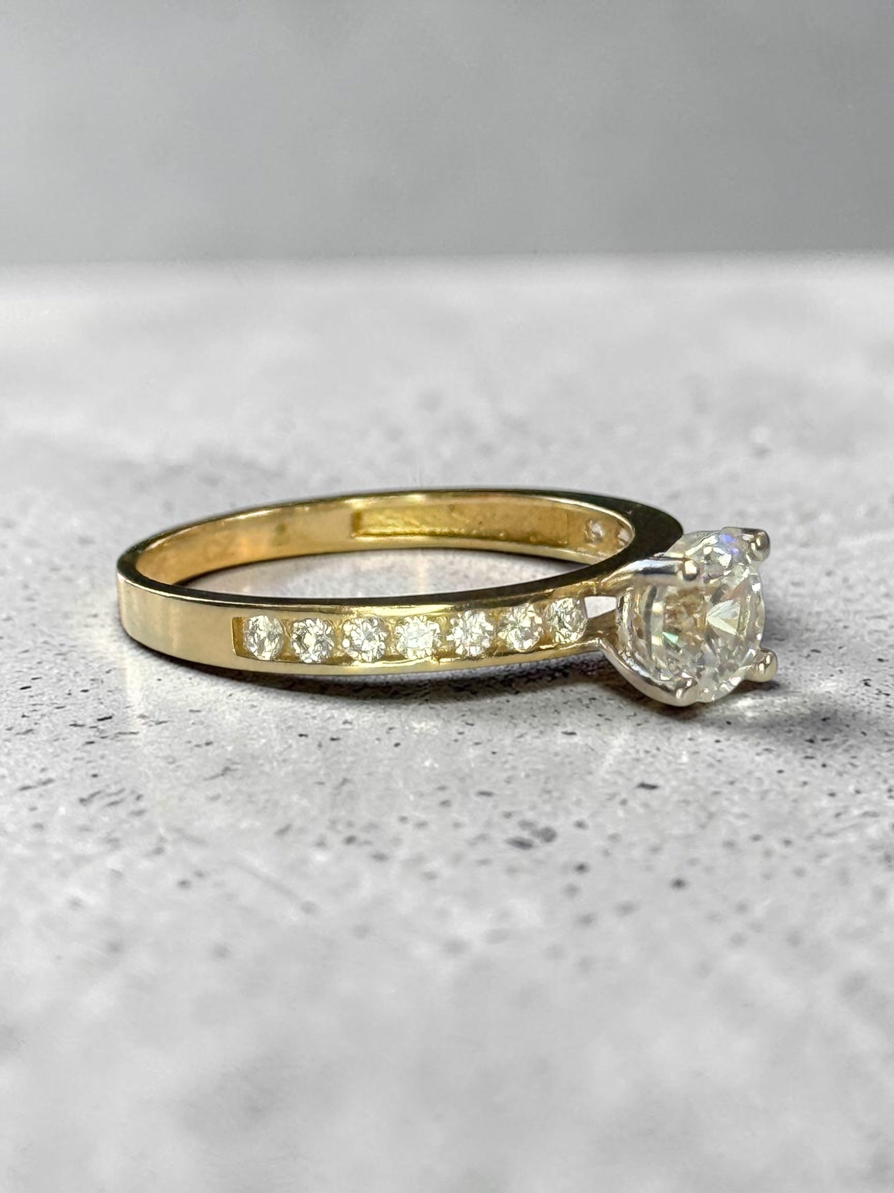 Bling Bling New 9ct Gold Stunning CZ Multi Gem Ring Size Q