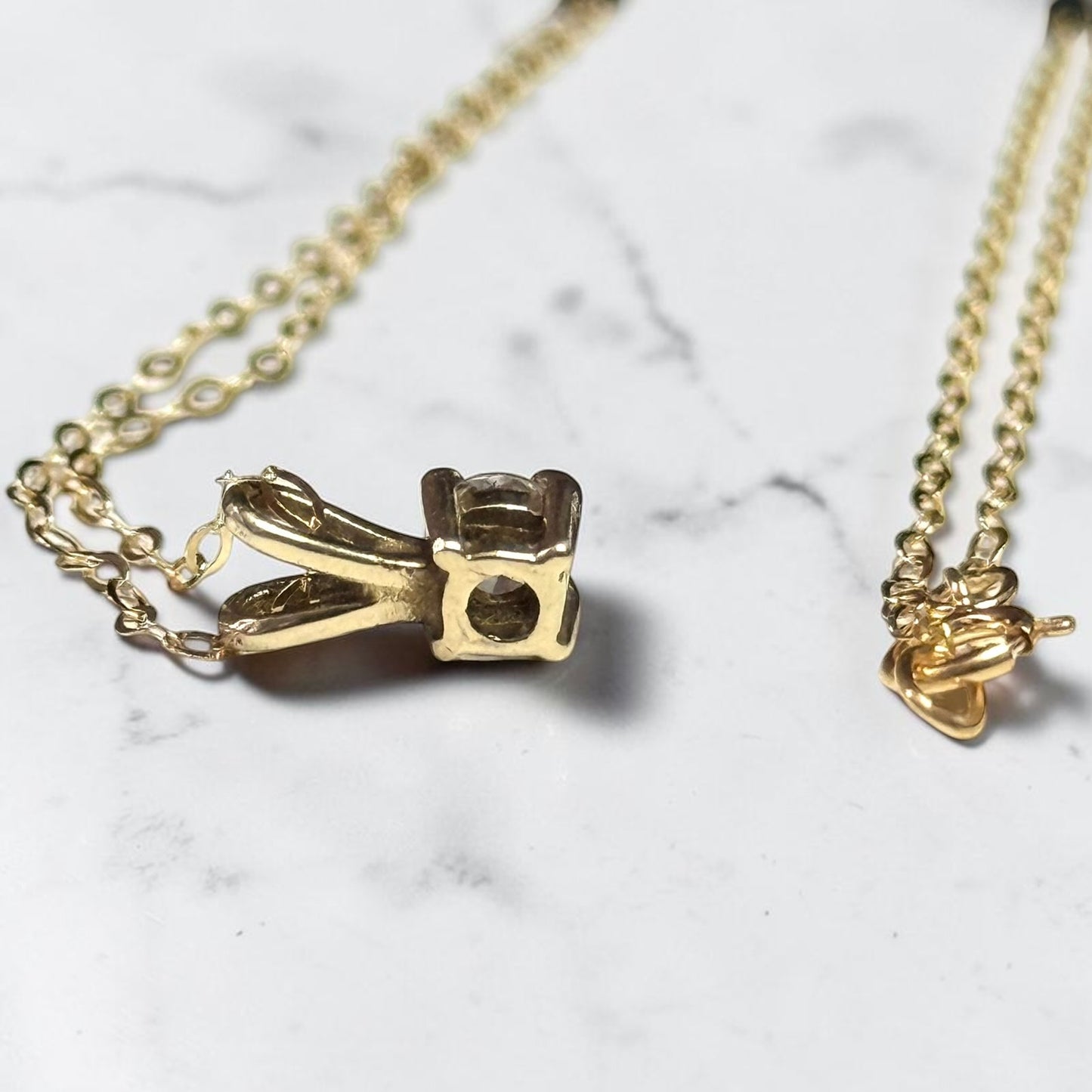 0.25ct Diamond Solitaire 9k Gold Pendant & 9k 18" Gold Chain