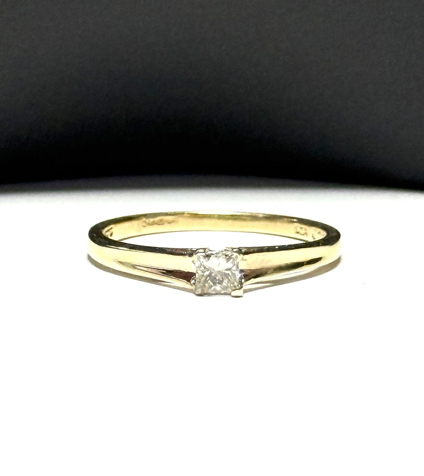 Princess Cut Diamond 0.26ct Solitaire Gold Ring