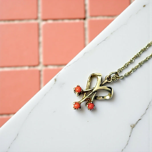 Very Pretty Vintage Coral Gold Pendant & Chain