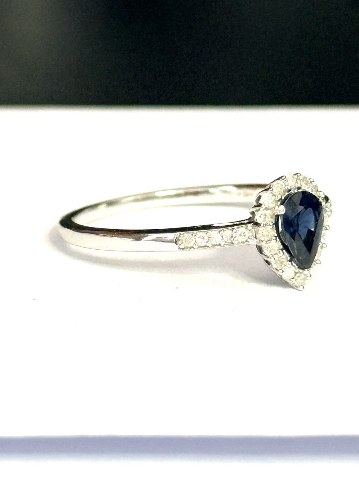 Stunning Sapphire & Diamond Halo White Gold Ring