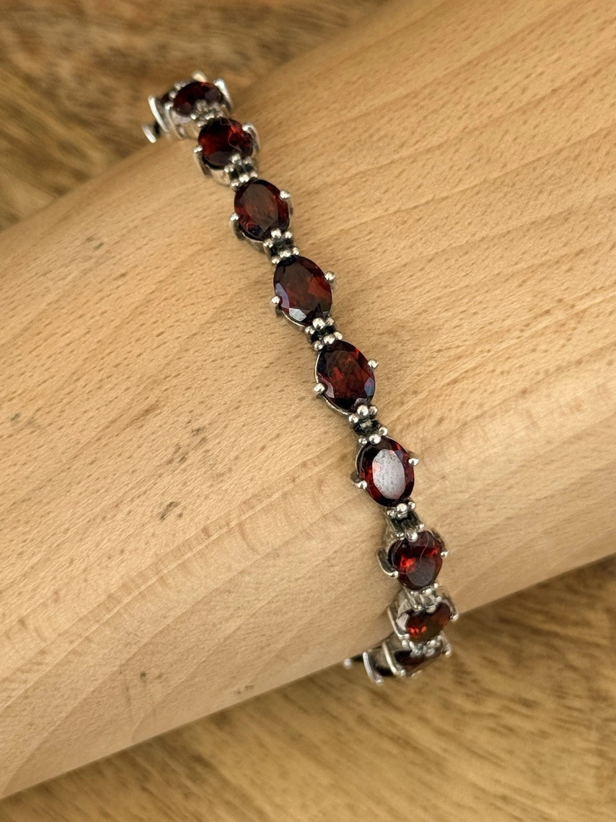 Stunning 925 Silver 13ct Garnet Bracelet Size 7"