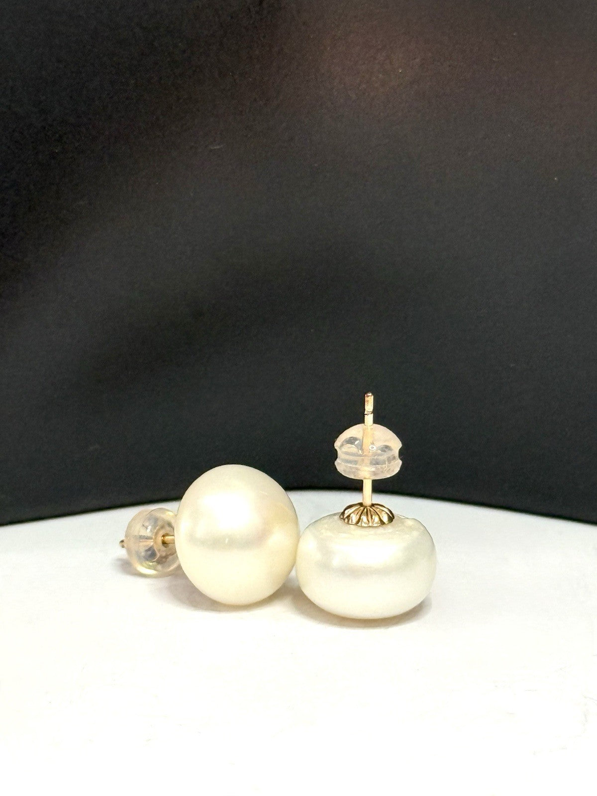 Lustrous 9ct Gold Pearl Earrings